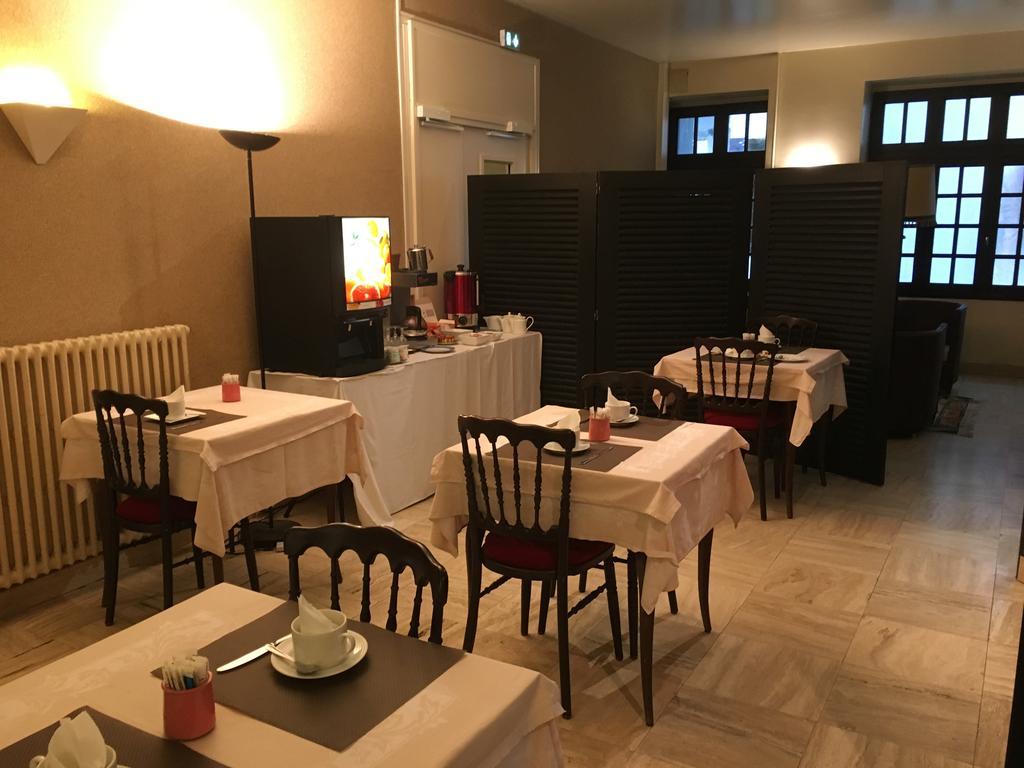 Hotel Des 3 Marchands Nantes Bagian luar foto