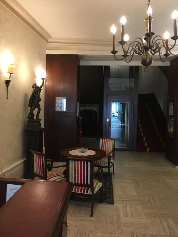 Hotel Des 3 Marchands Nantes Bagian luar foto