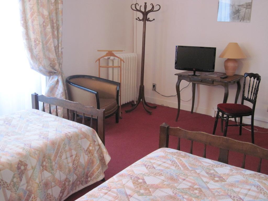 Hotel Des 3 Marchands Nantes Bagian luar foto