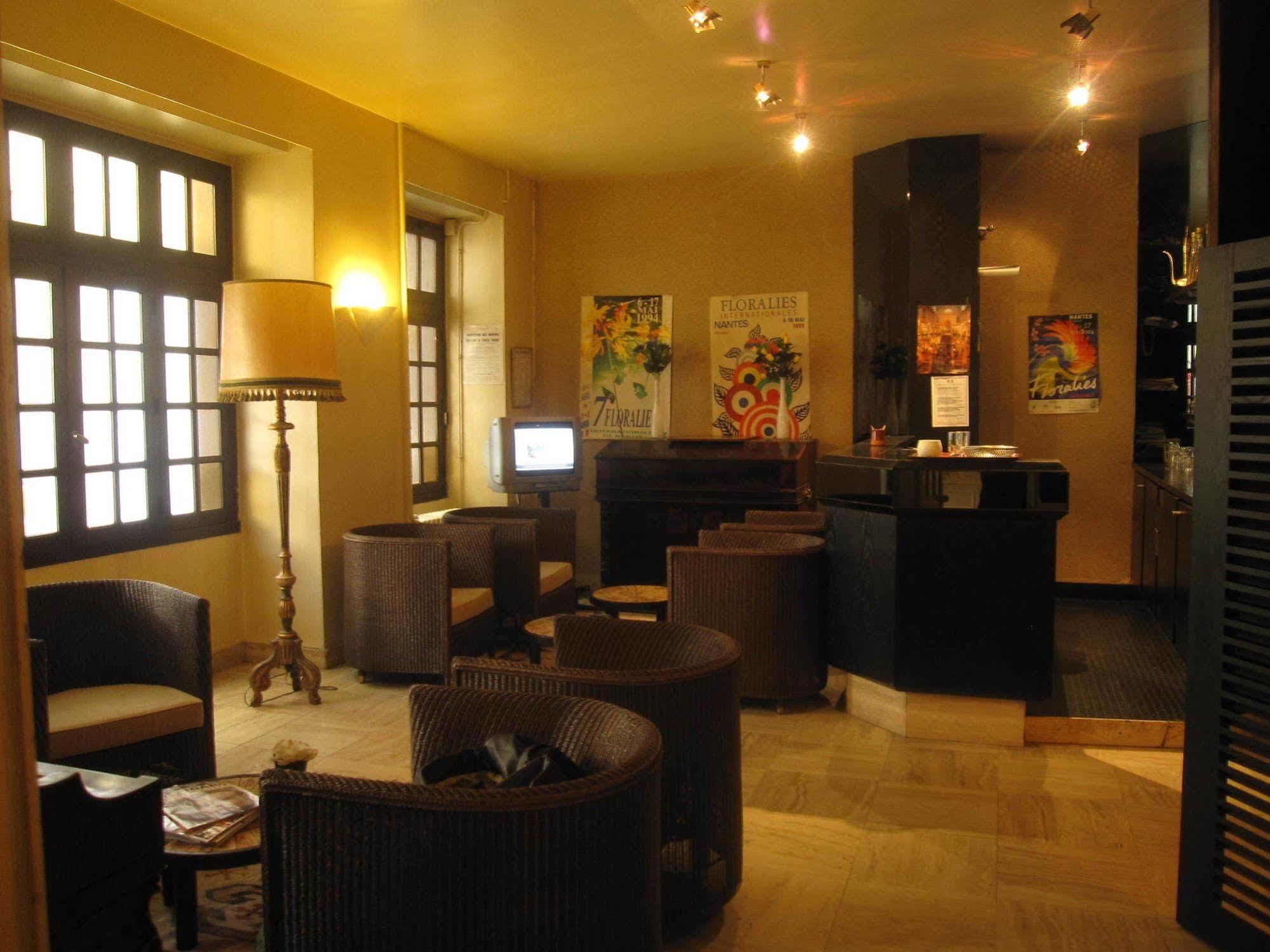 Hotel Des 3 Marchands Nantes Bagian luar foto