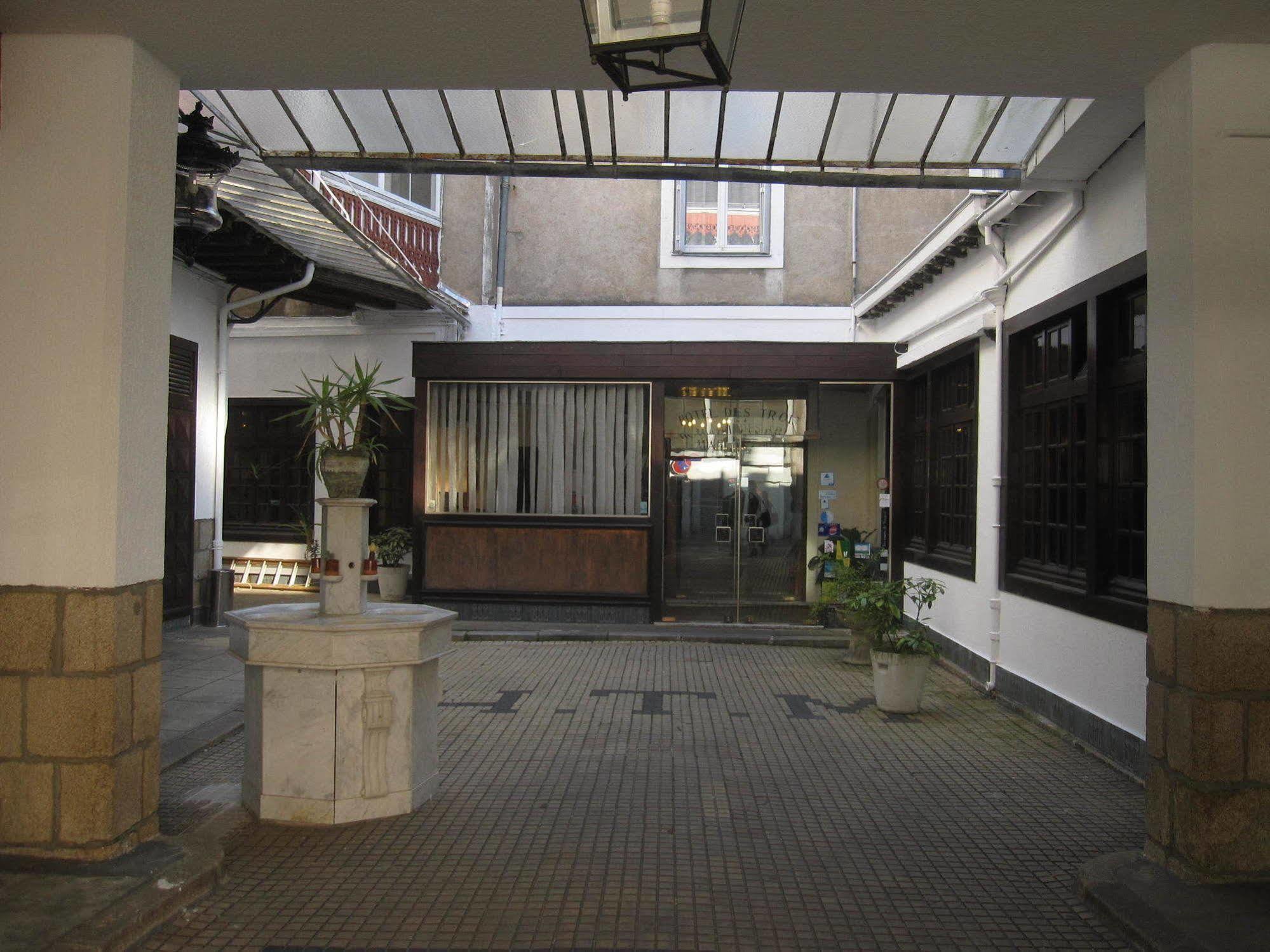 Hotel Des 3 Marchands Nantes Bagian luar foto