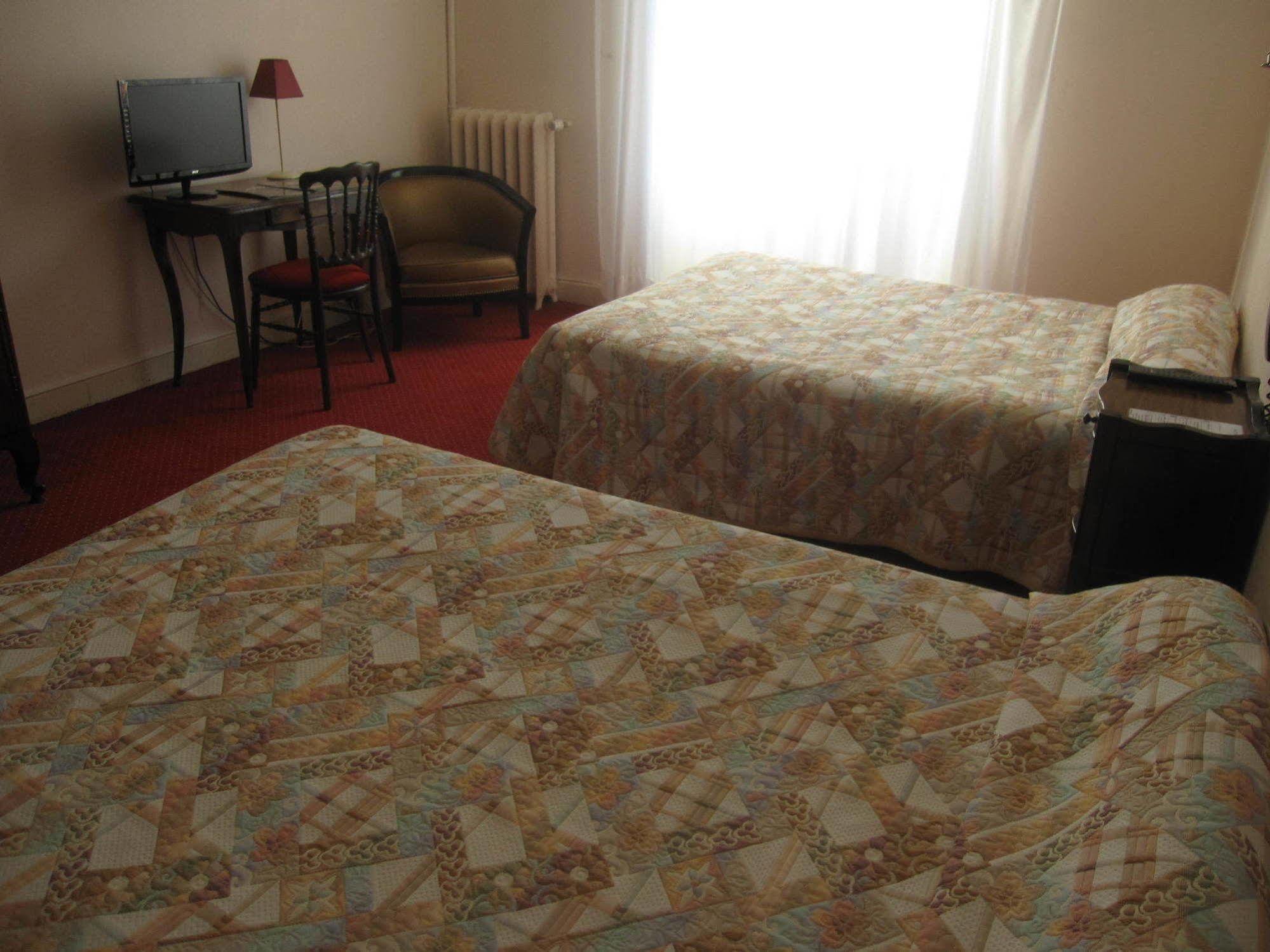 Hotel Des 3 Marchands Nantes Bagian luar foto
