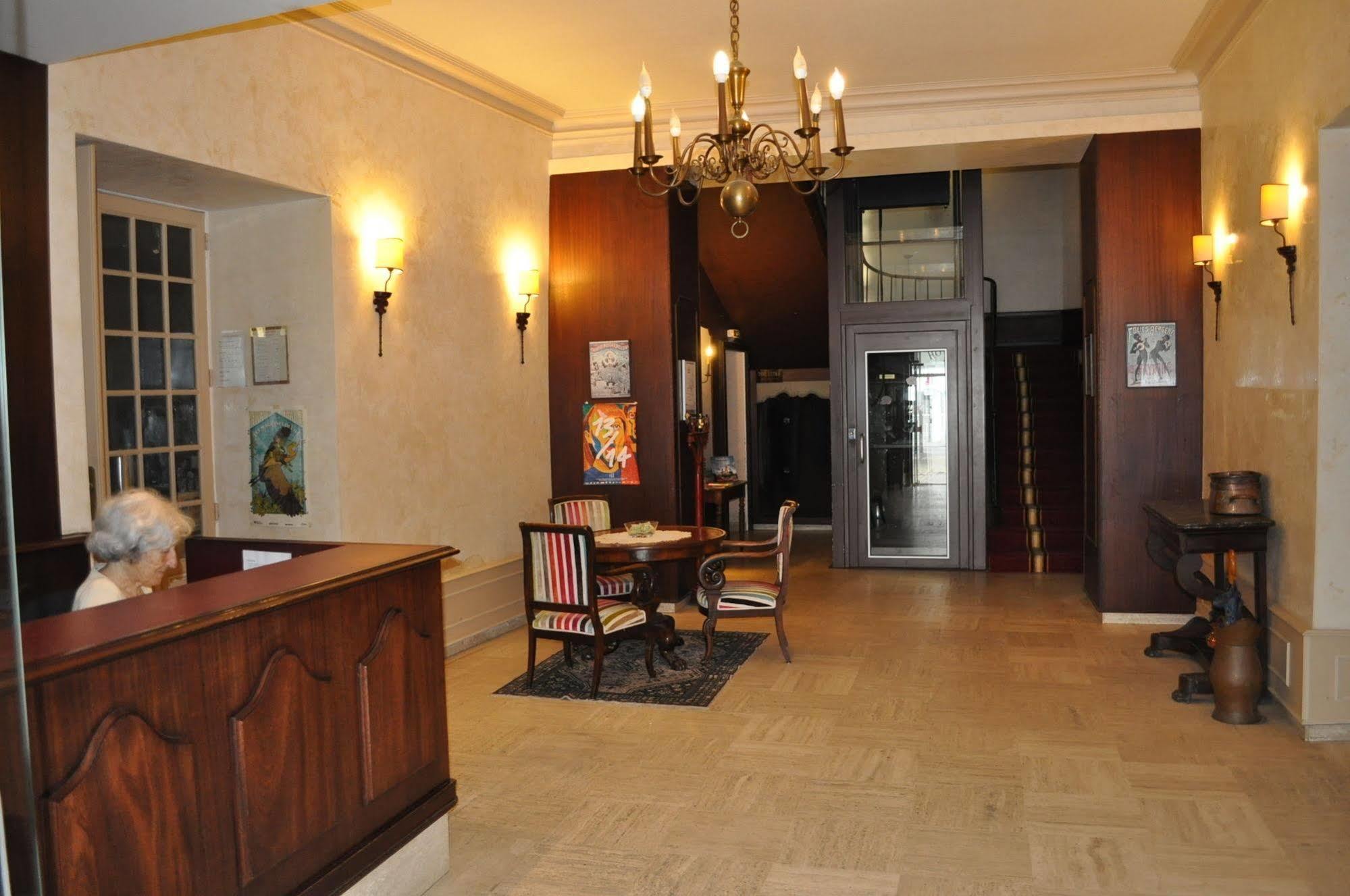 Hotel Des 3 Marchands Nantes Bagian luar foto